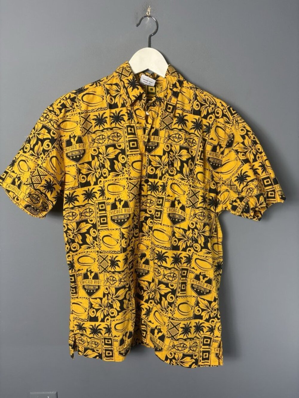 Wet Dog Mens S Chicago Riot Rugby Football Club Hawaiian Camp Shirt Button-Down